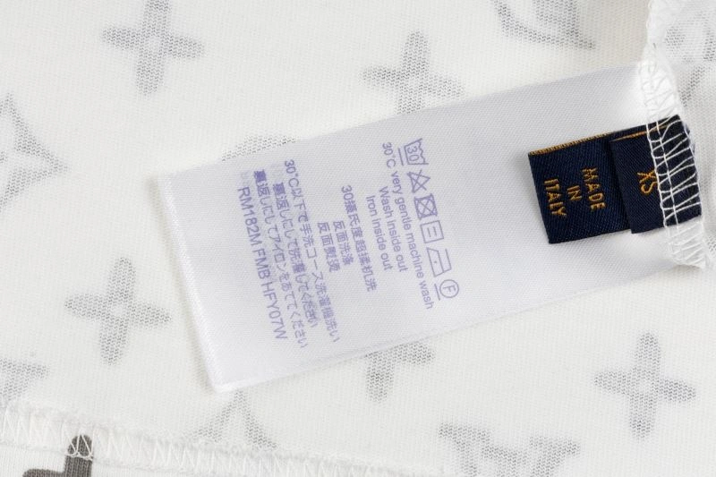Louis Vuitton T-Shirts SunProtective 135524