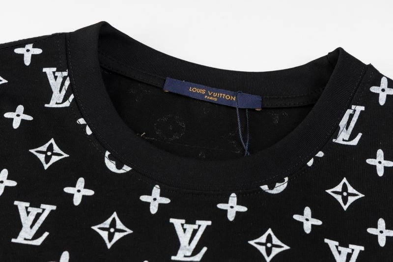 Louis Vuitton T-Shirts Bright 135516