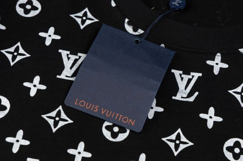 Louis Vuitton T-Shirts Bright 135516
