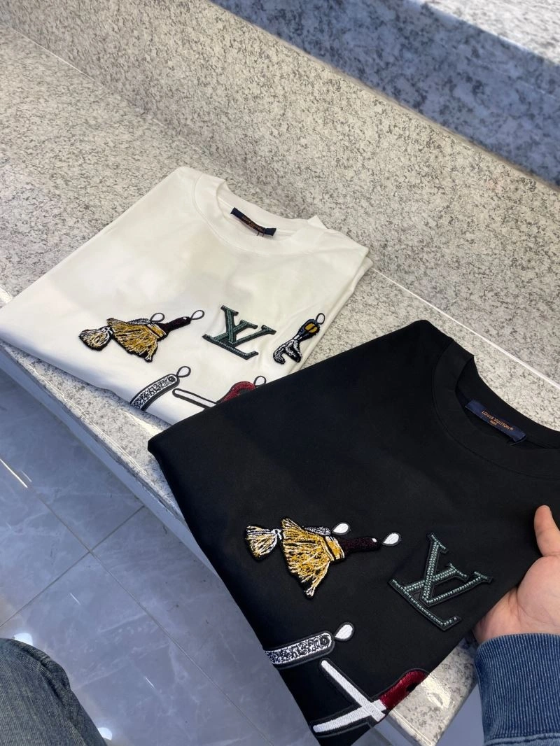Louis Vuitton T-Shirts Resilient 135543