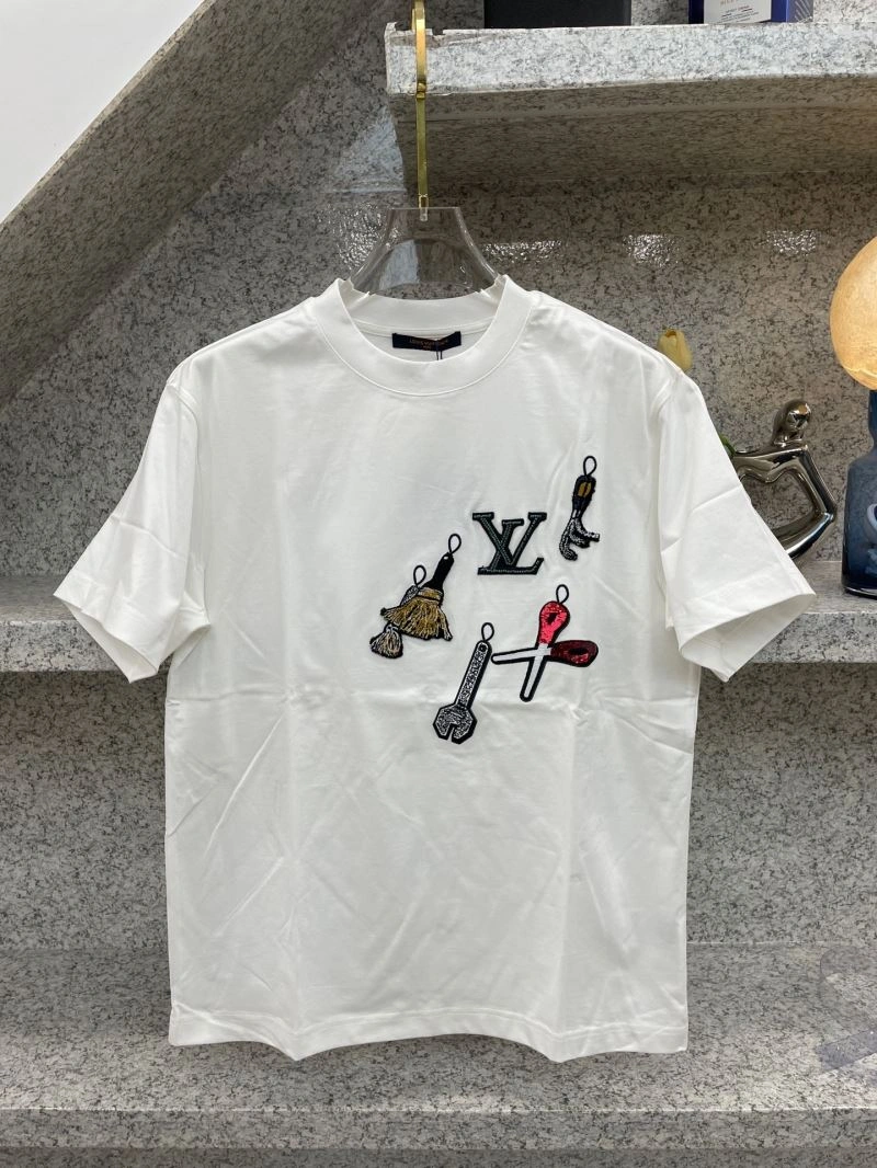 Louis Vuitton T-Shirts Resilient 135543