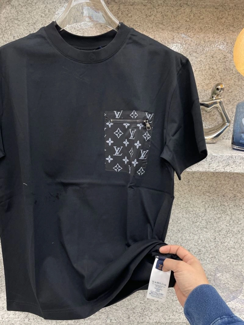 Refined Louis Vuitton T-Shirts 135540