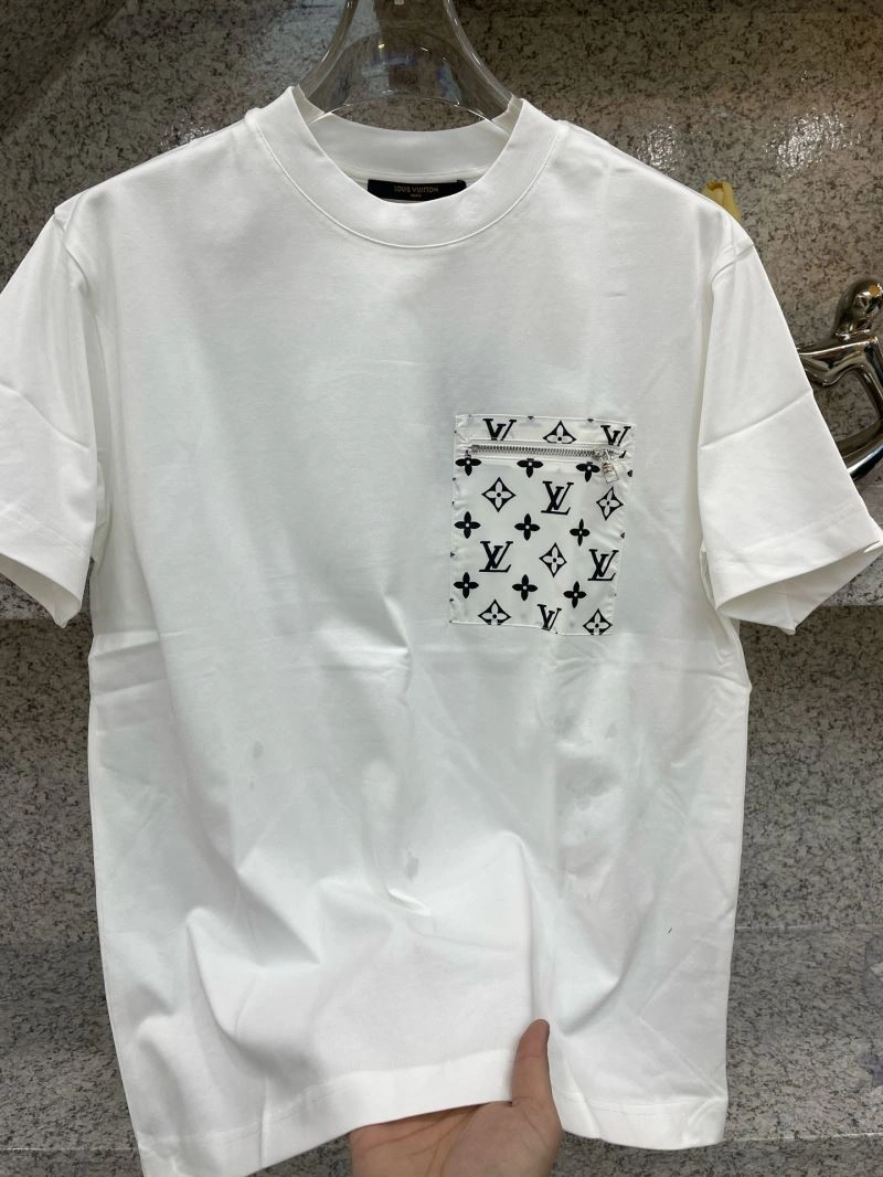 Refined Louis Vuitton T-Shirts 135540