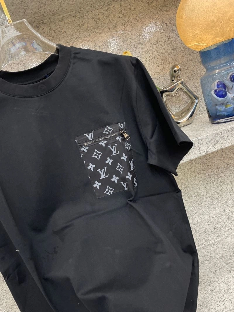 Refined Louis Vuitton T-Shirts 135540