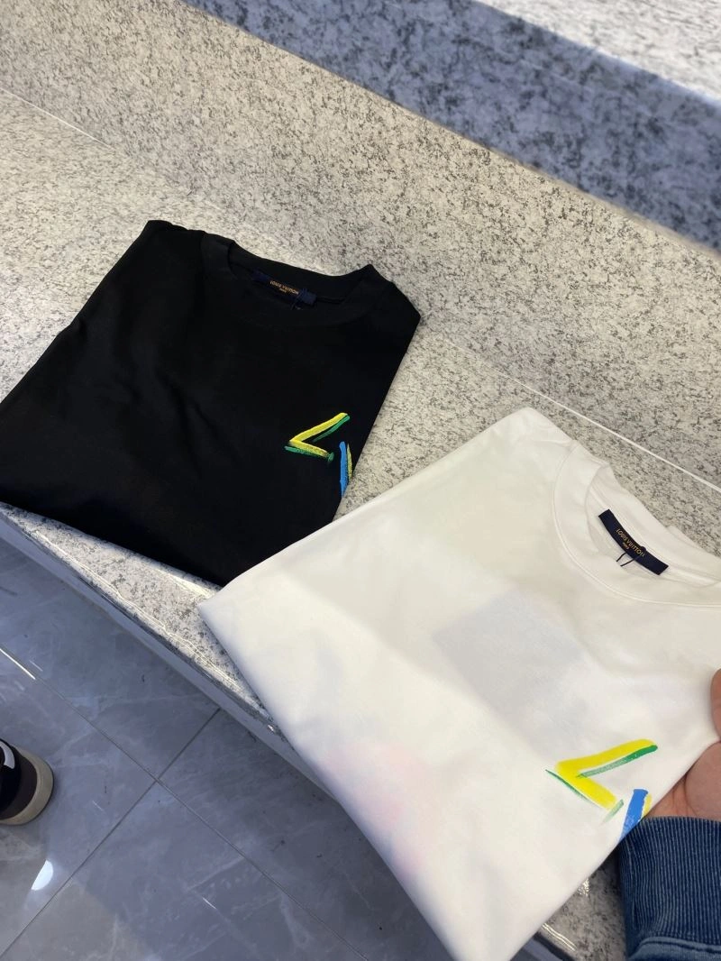 MultiPurpose Louis Vuitton T-Shirts 135539