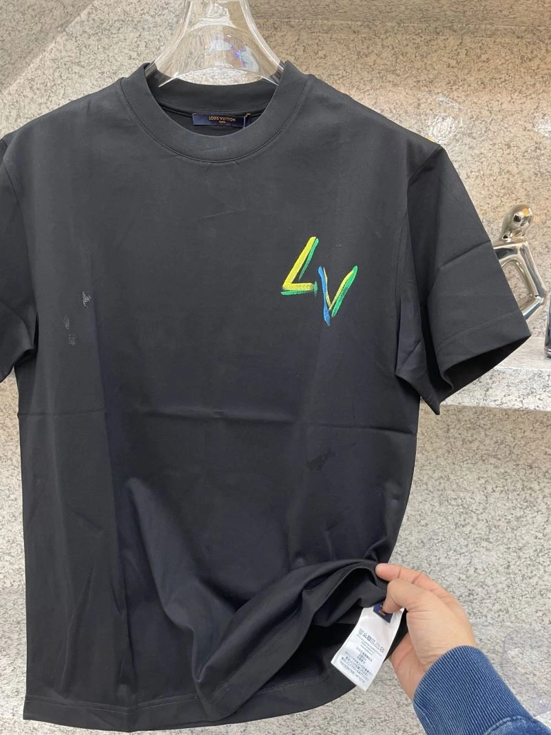 MultiPurpose Louis Vuitton T-Shirts 135539