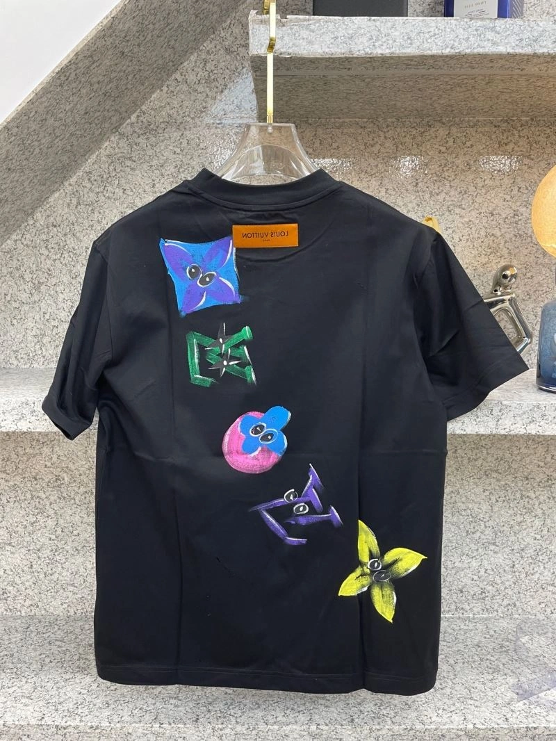 MultiPurpose Louis Vuitton T-Shirts 135539