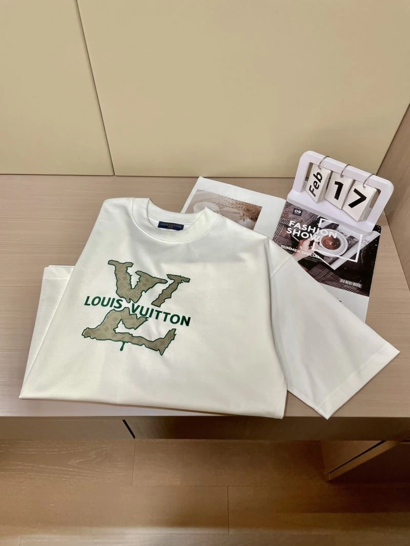 Louis Vuitton T-Shirts Neat 135507