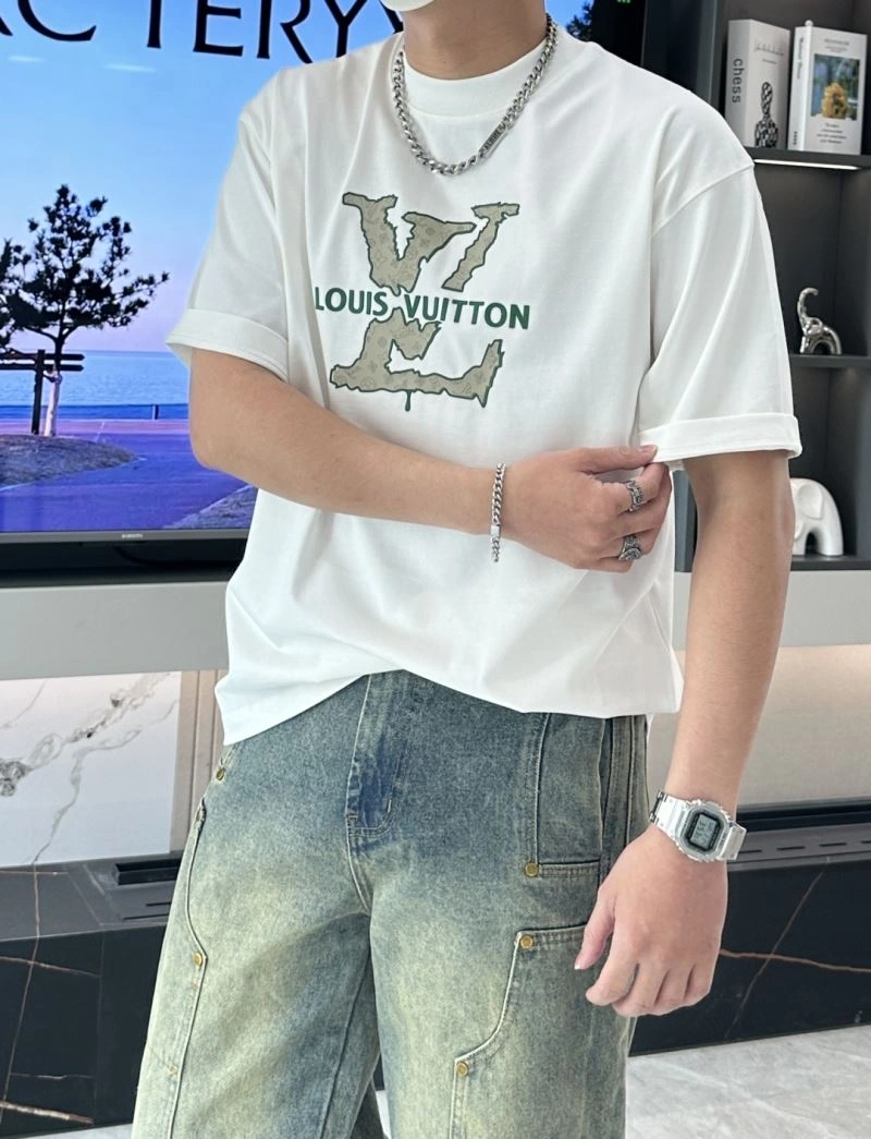 Louis Vuitton T-Shirts Neat 135507