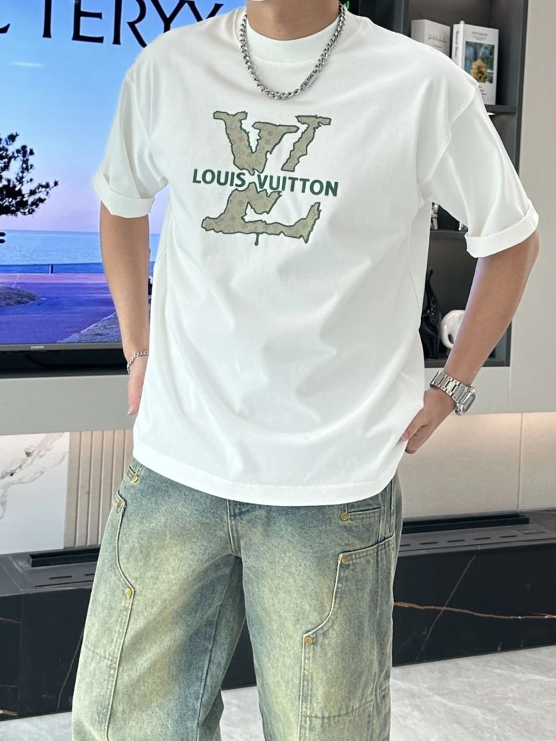 Louis Vuitton T-Shirts Neat 135507