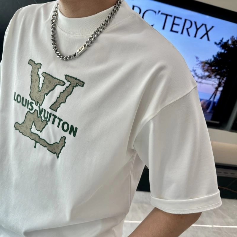 Louis Vuitton T-Shirts Neat 135507