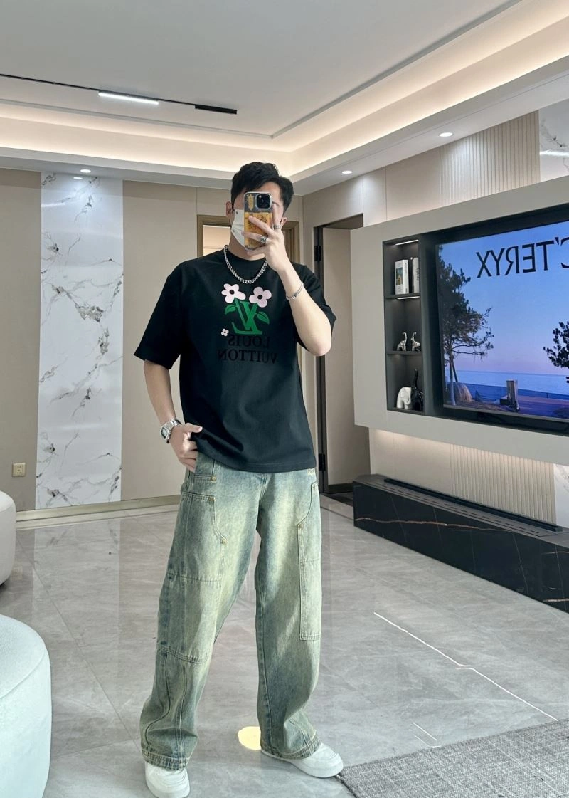 Bright Louis Vuitton T-Shirts 135506