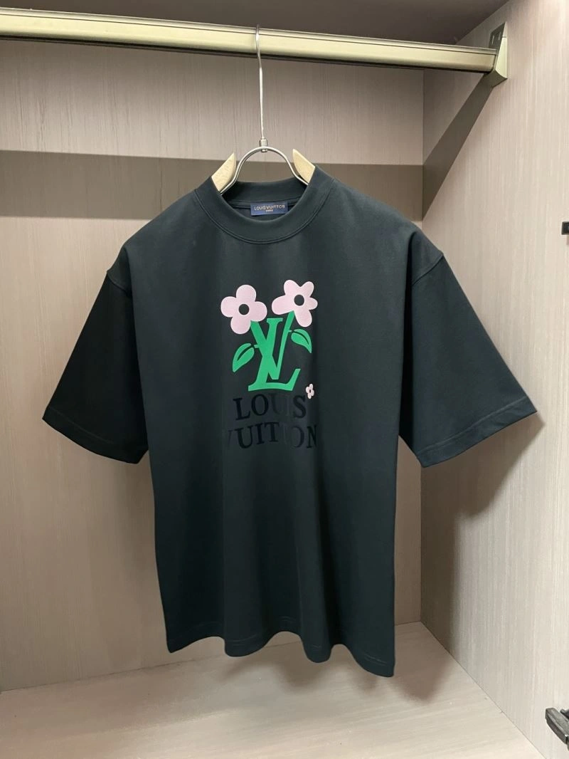 Bright Louis Vuitton T-Shirts 135506