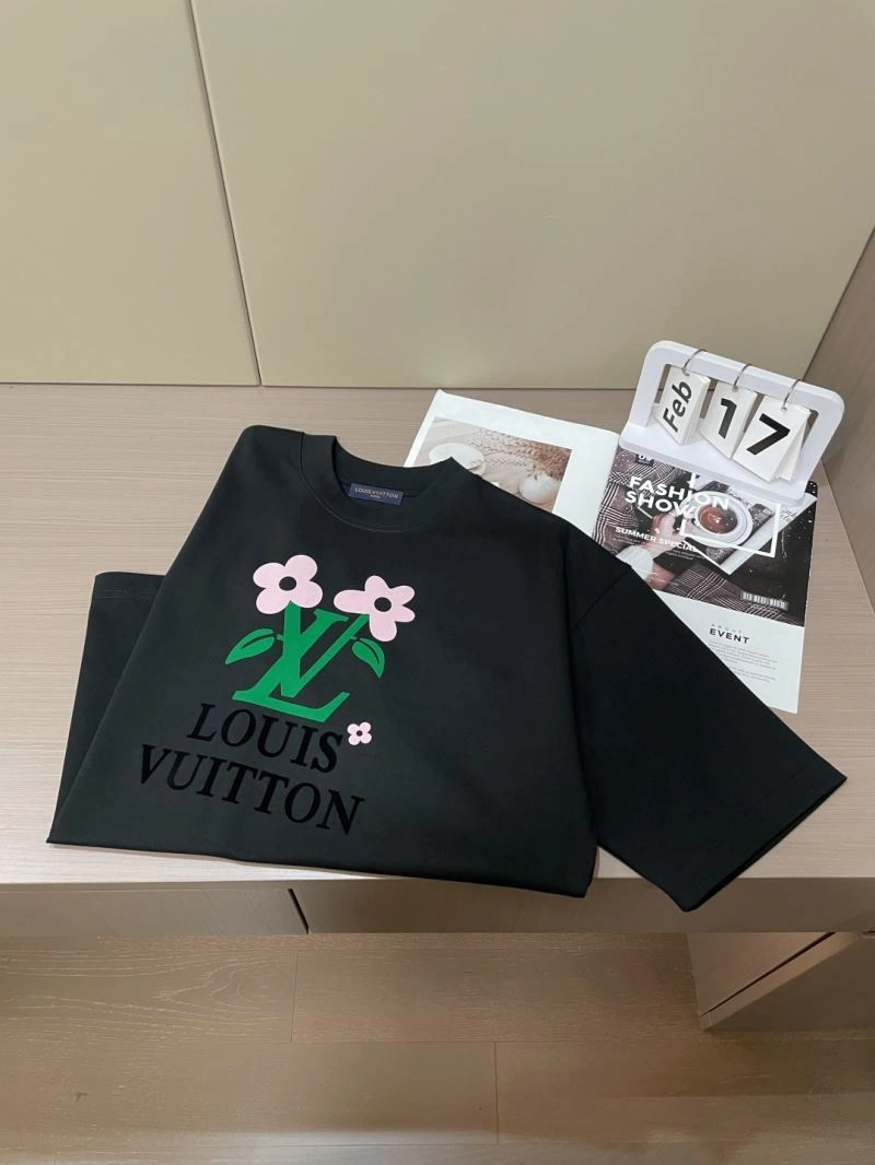 Bright Louis Vuitton T-Shirts 135506