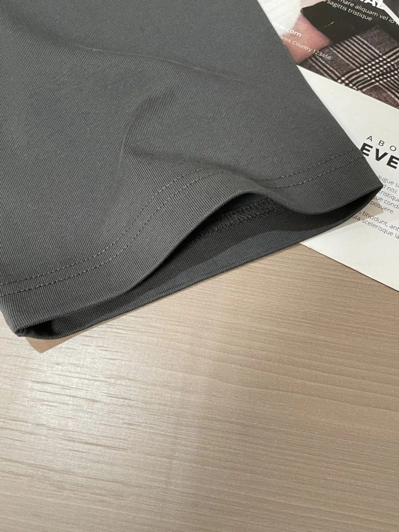 Louis Vuitton T-Shirts Sleek 135504