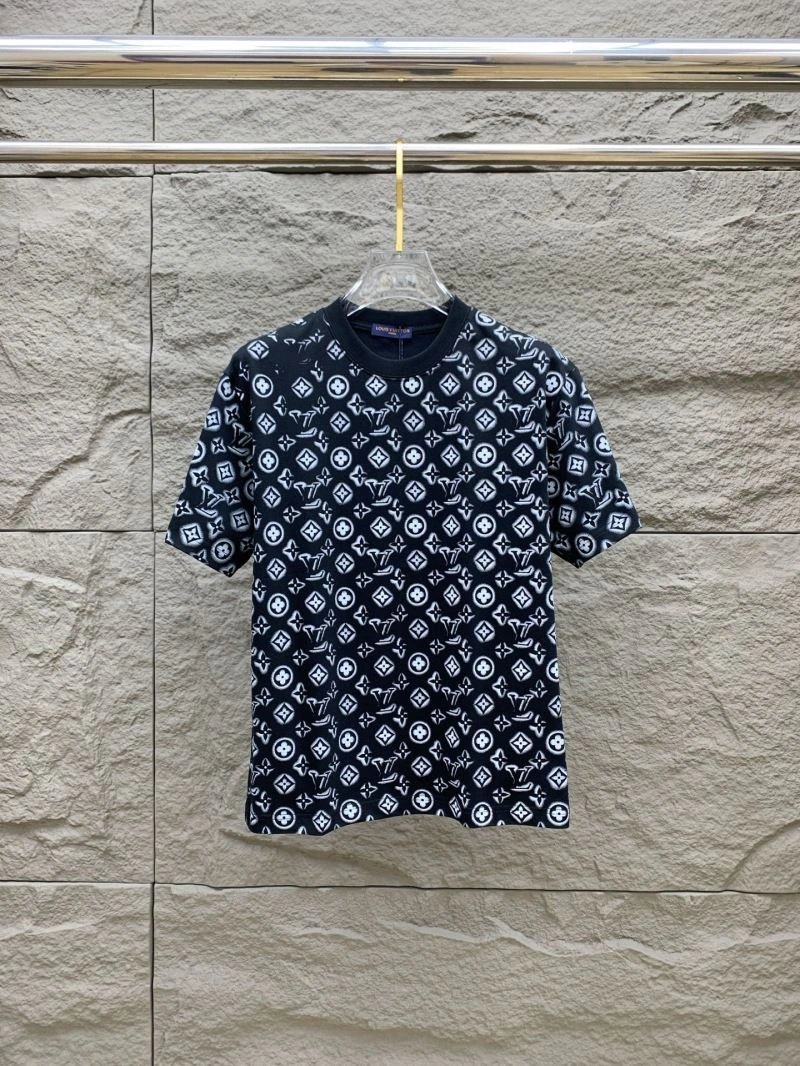 Louis Vuitton T-Shirts Sleek 135476