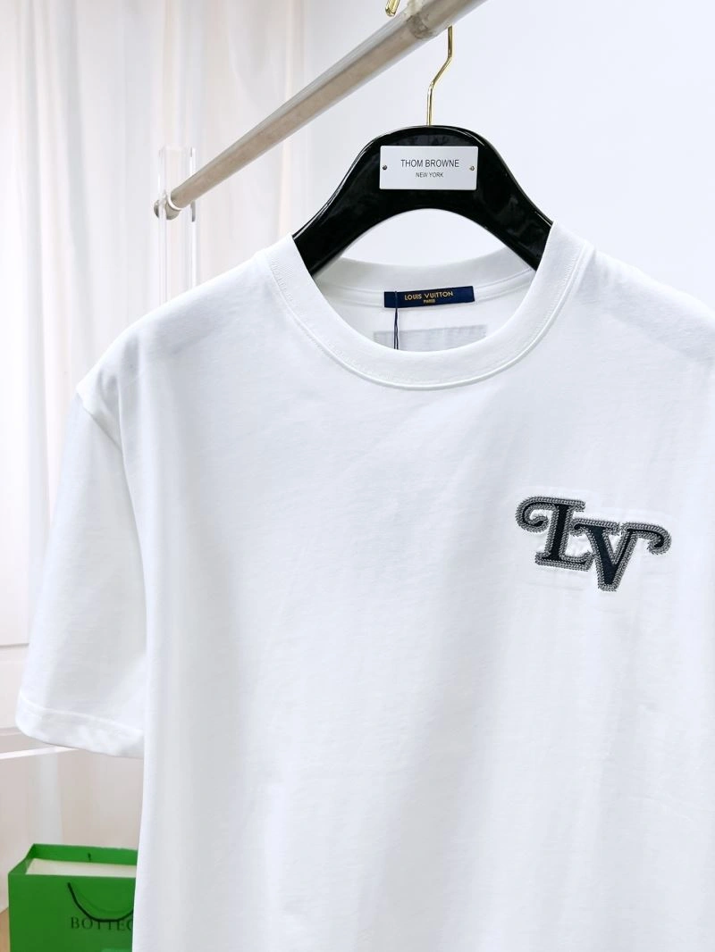 Stretchable Louis Vuitton T-Shirts 135493