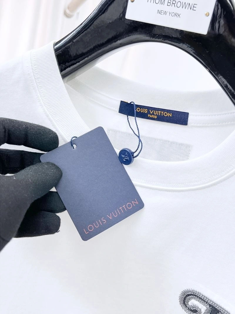 Stretchable Louis Vuitton T-Shirts 135493
