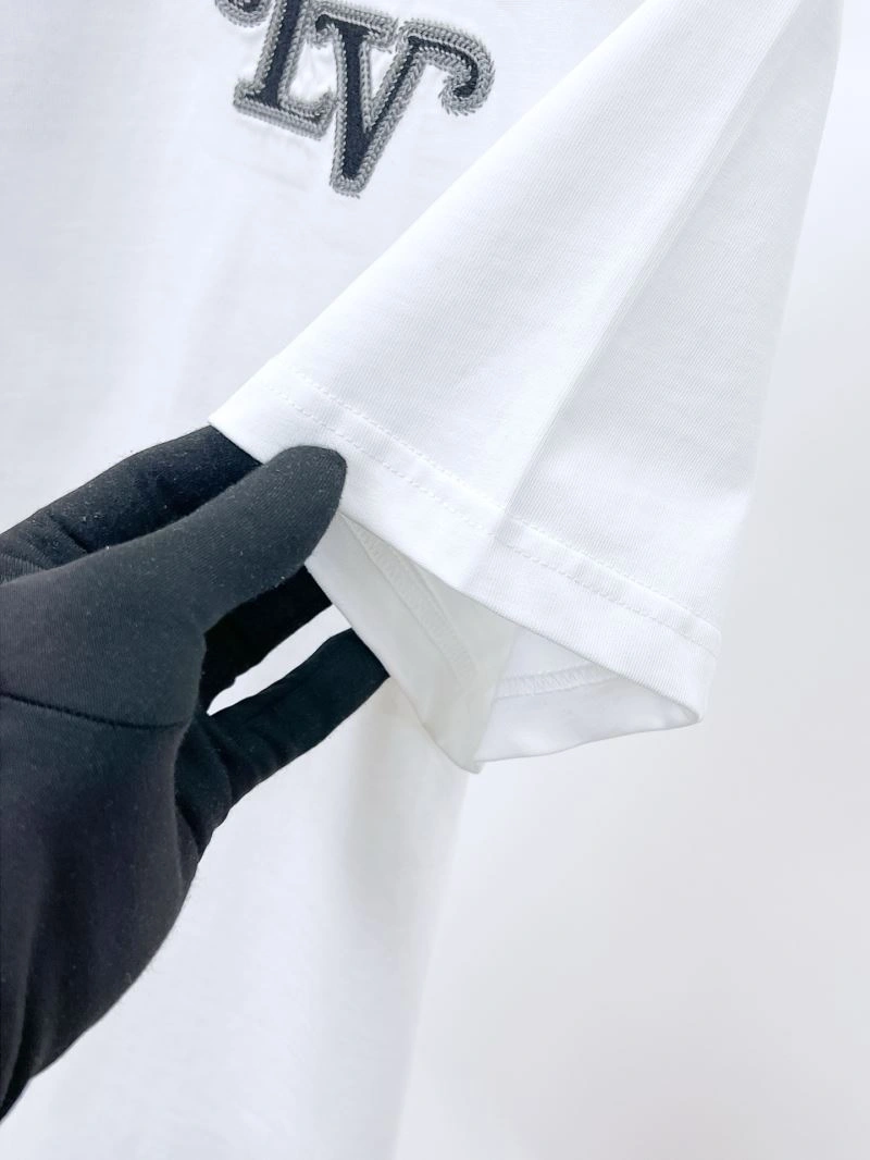 Stretchable Louis Vuitton T-Shirts 135493
