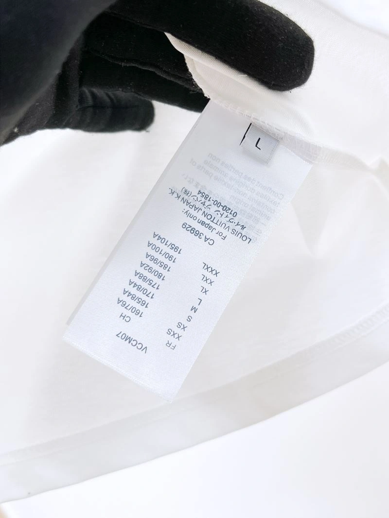 Stretchable Louis Vuitton T-Shirts 135493