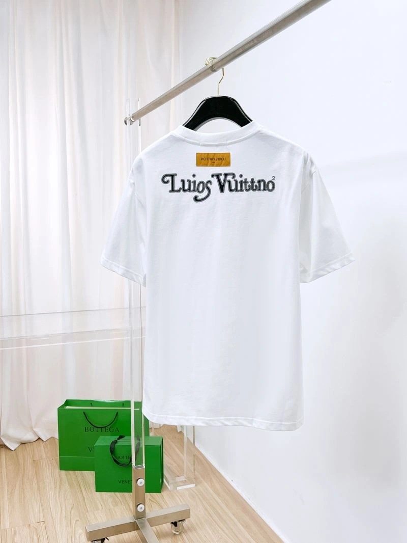 Stretchable Louis Vuitton T-Shirts 135493