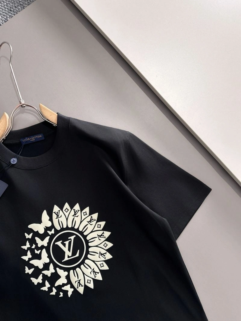Louis Vuitton T-Shirts FashionForward 135497