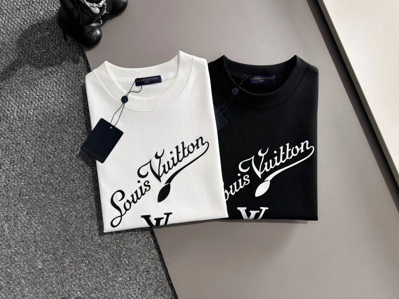 Vibrant Louis Vuitton T-Shirts 135494