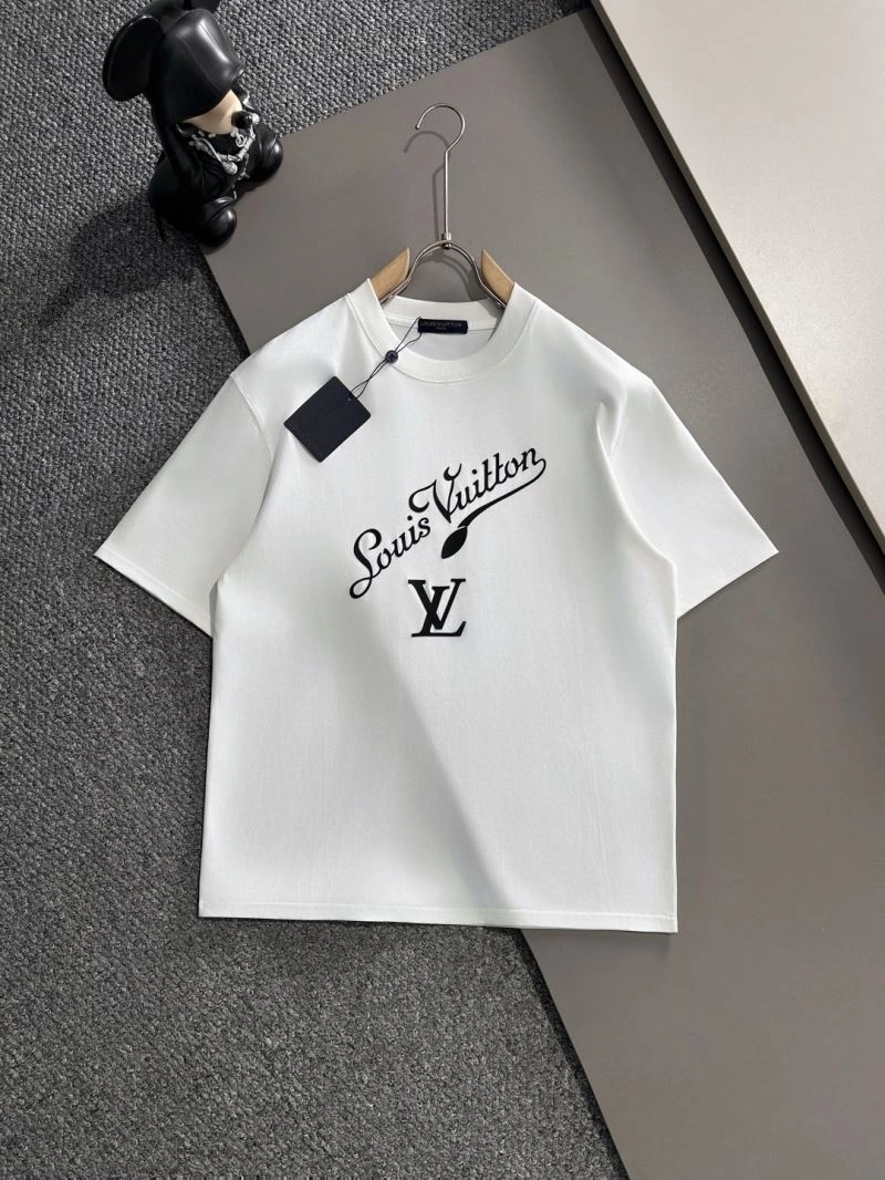 Vibrant Louis Vuitton T-Shirts 135494