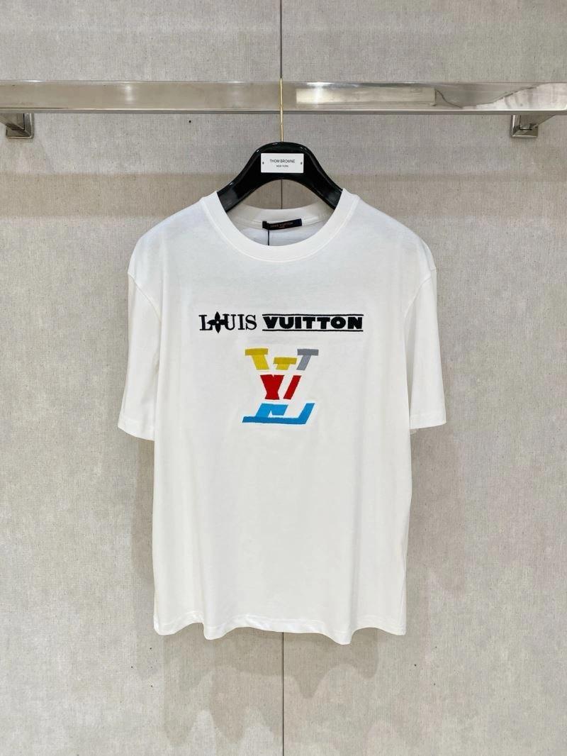 Lightweight Louis Vuitton T-Shirts 135479