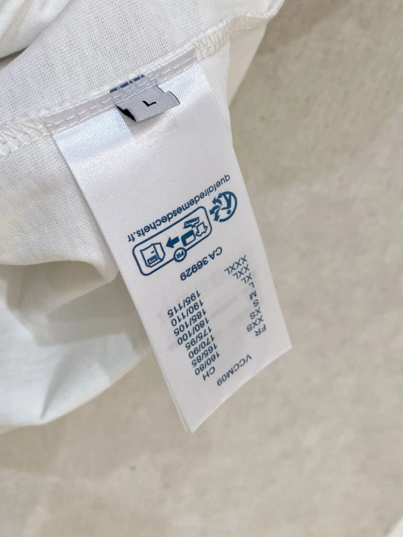Lightweight Louis Vuitton T-Shirts 135479