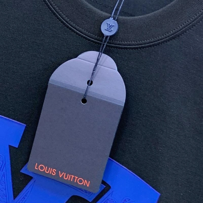 Effortless Louis Vuitton T-Shirts 135477