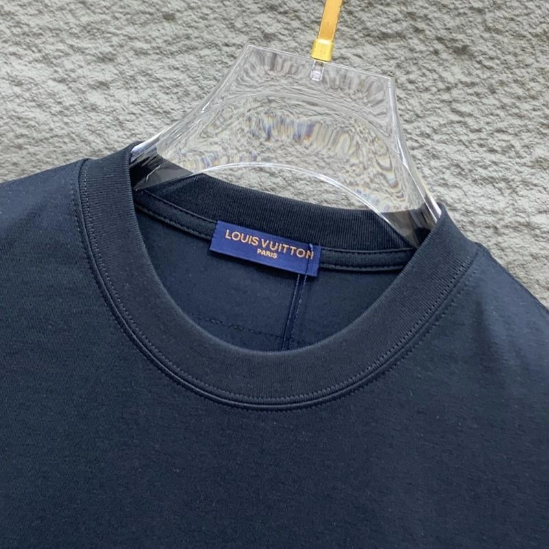 Effortless Louis Vuitton T-Shirts 135477