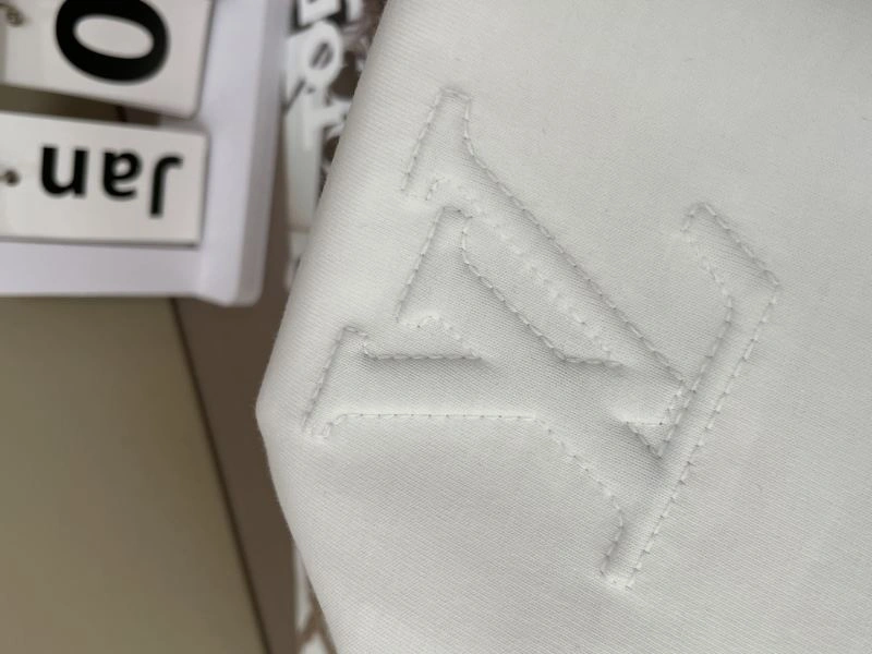 Louis Vuitton T-Shirts UrbanStyle 135498