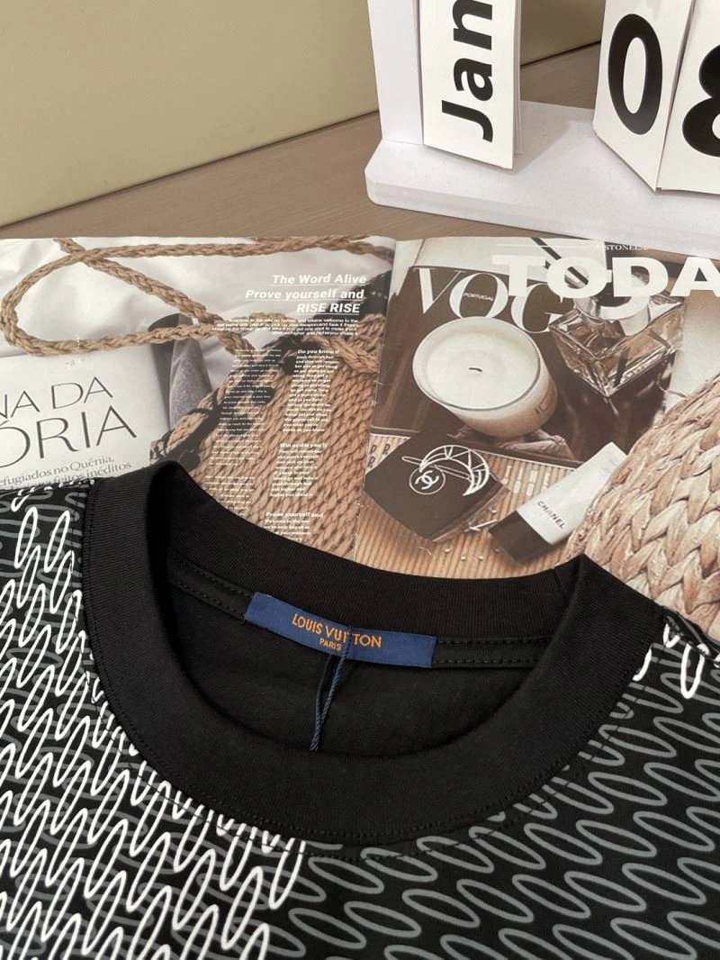 Louis Vuitton T-Shirts Lightweight 135492