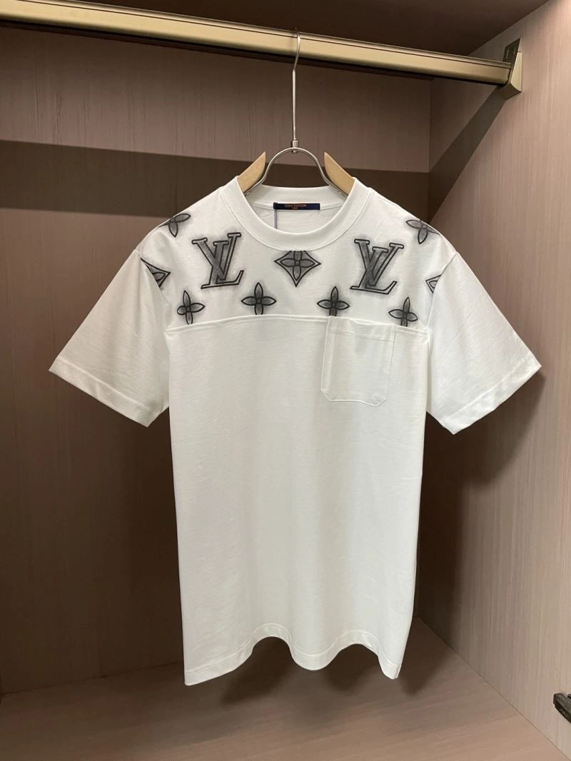Vibrant Louis Vuitton T-Shirts 135495