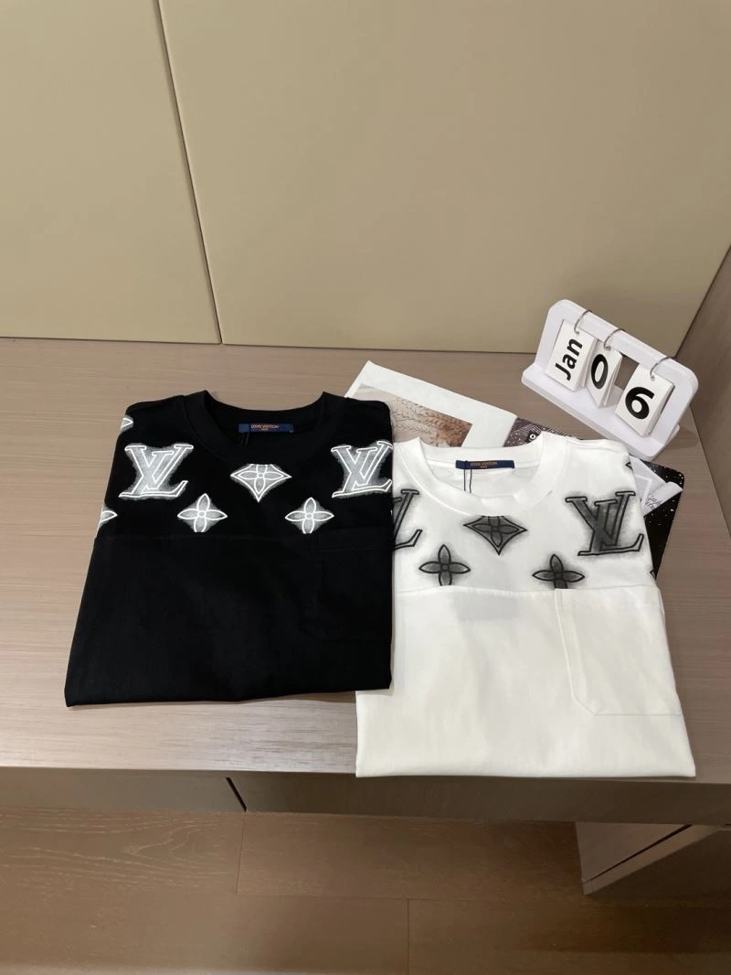 Vibrant Louis Vuitton T-Shirts 135495