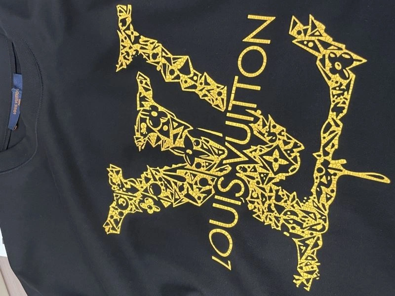 Louis Vuitton T-Shirts Cozy 135491