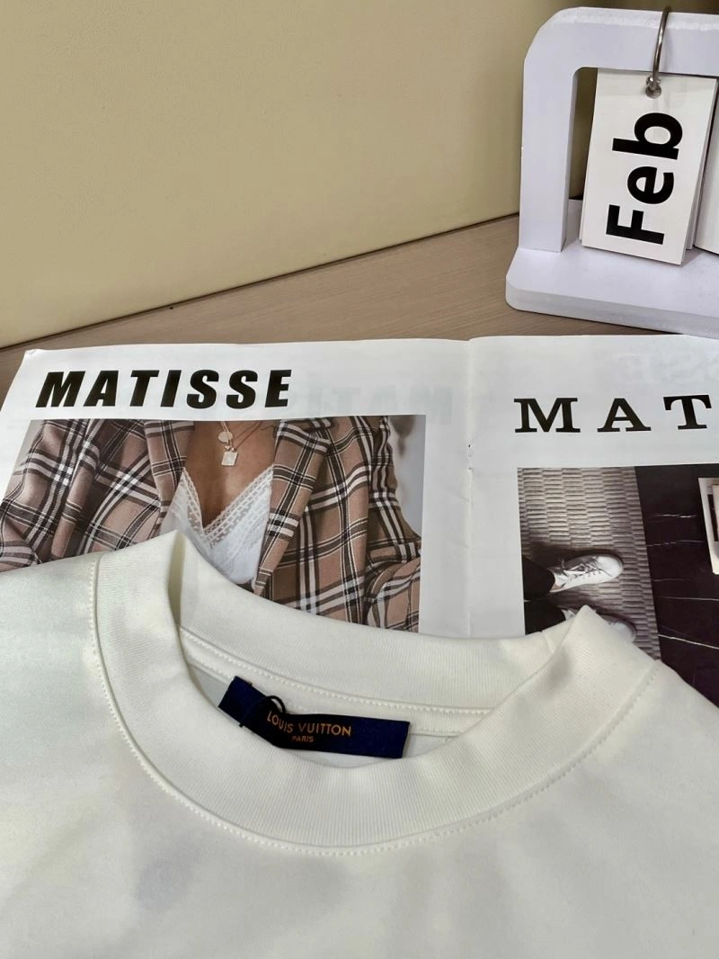 Louis Vuitton T-Shirts Cozy 135491