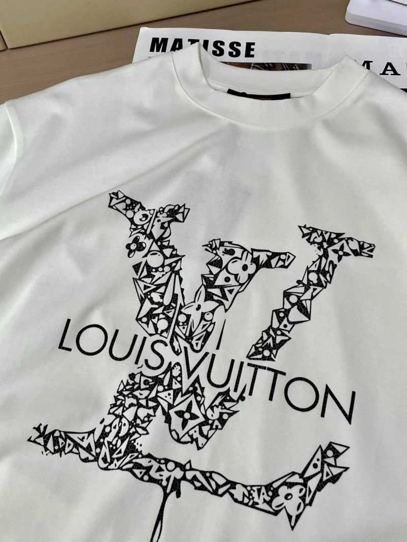Louis Vuitton T-Shirts Cozy 135491