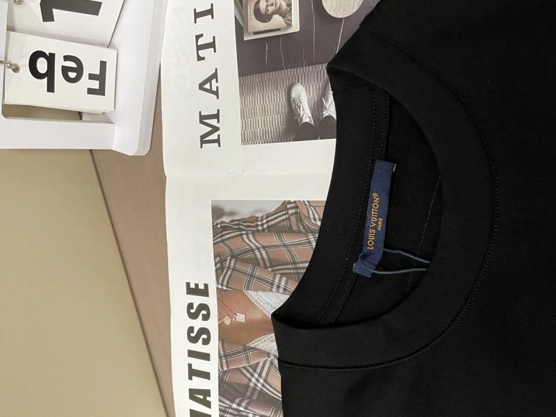 Louis Vuitton T-Shirts Sophisticated 135471