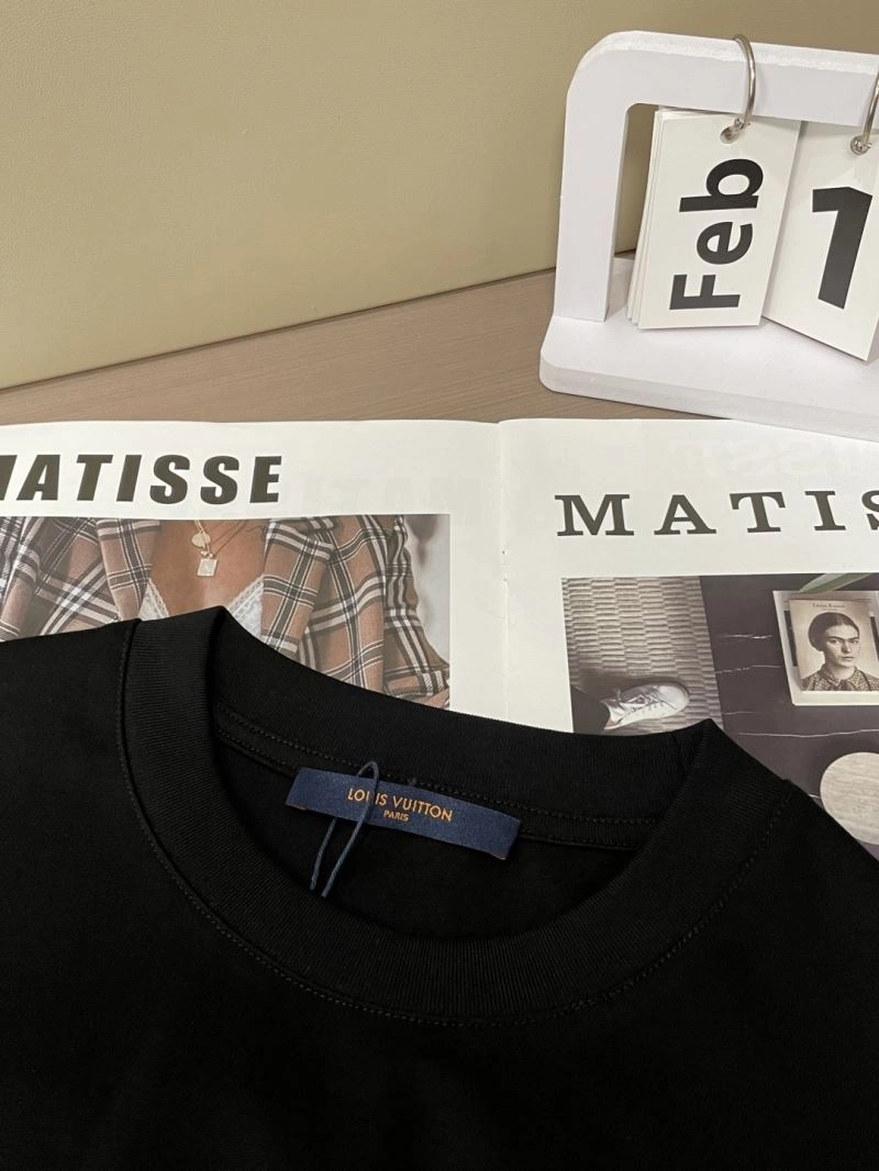 Louis Vuitton T-Shirts Flexible 135501