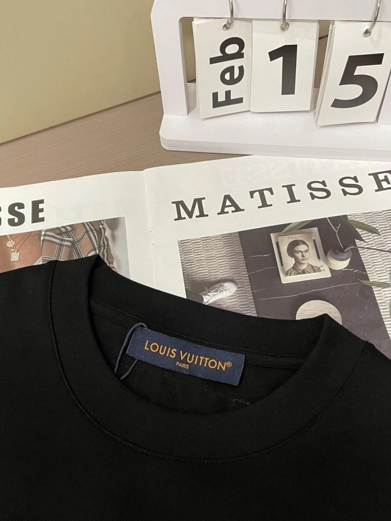 Louis Vuitton T-Shirts Trendsetting 135473
