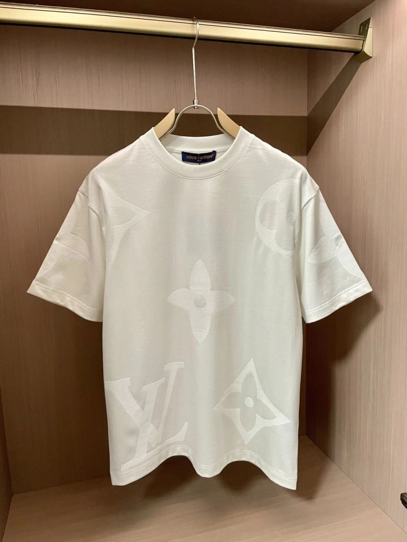 Lightweight Louis Vuitton T-Shirts 135472