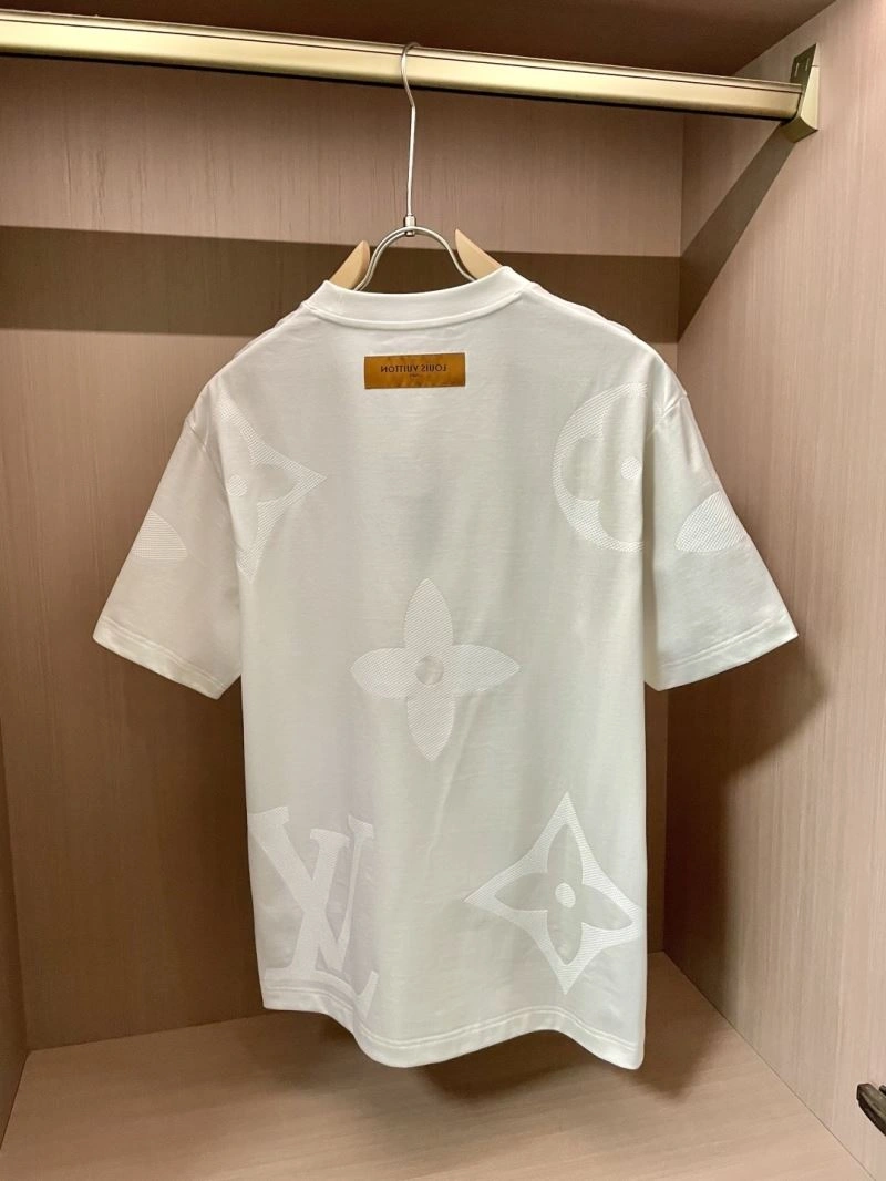 Lightweight Louis Vuitton T-Shirts 135472