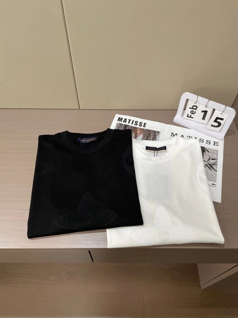 Lightweight Louis Vuitton T-Shirts 135472