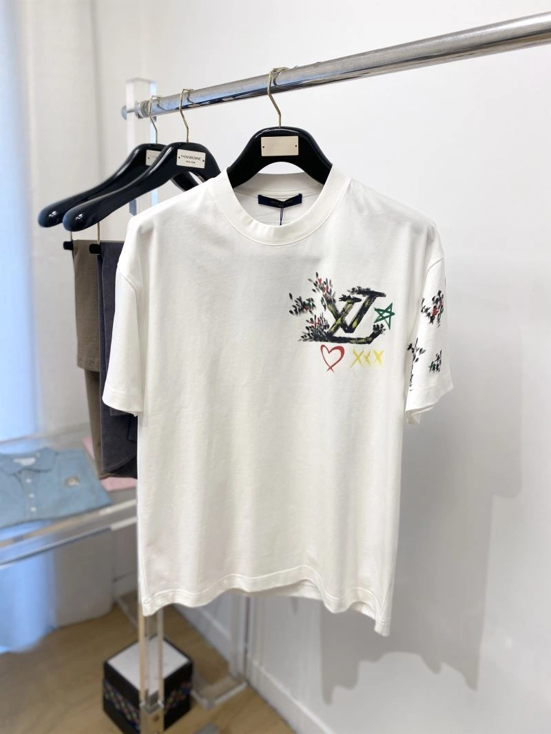 Bold Louis Vuitton T-Shirts 135486