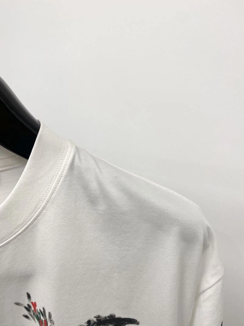 Bold Louis Vuitton T-Shirts 135486
