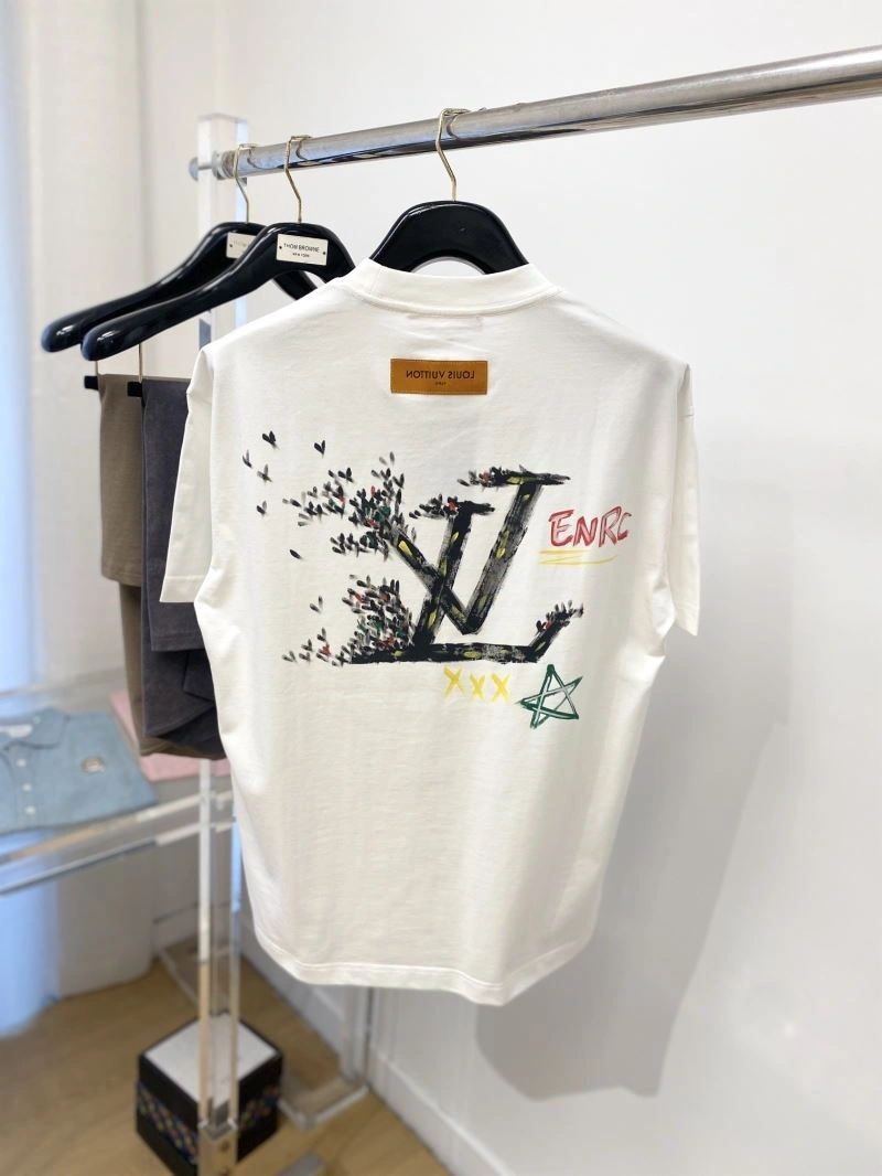 Bold Louis Vuitton T-Shirts 135486