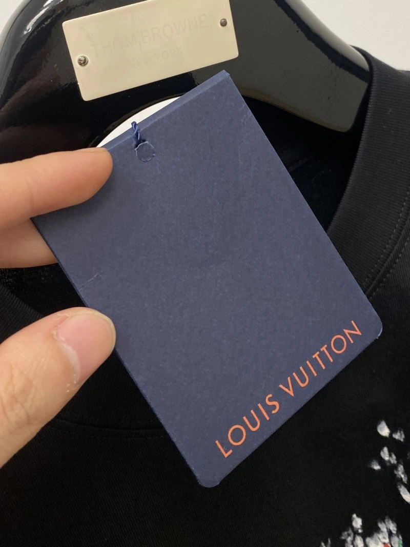 Stylish Louis Vuitton T-Shirts 135468