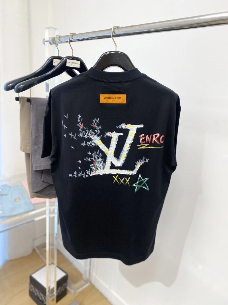 Stylish Louis Vuitton T-Shirts 135468